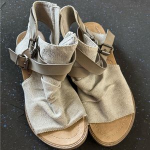 Blowfish Malibu ball core wedge sandal